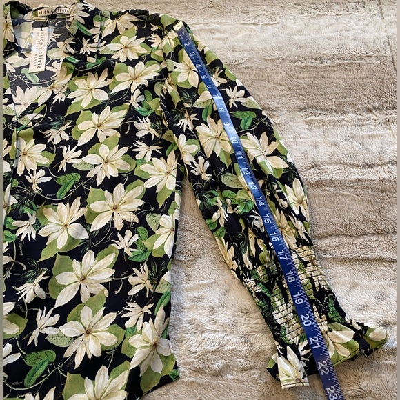 NWT💕Alice + Olivia Julius Floral Print Blouse Size S - Picture 11 of 15